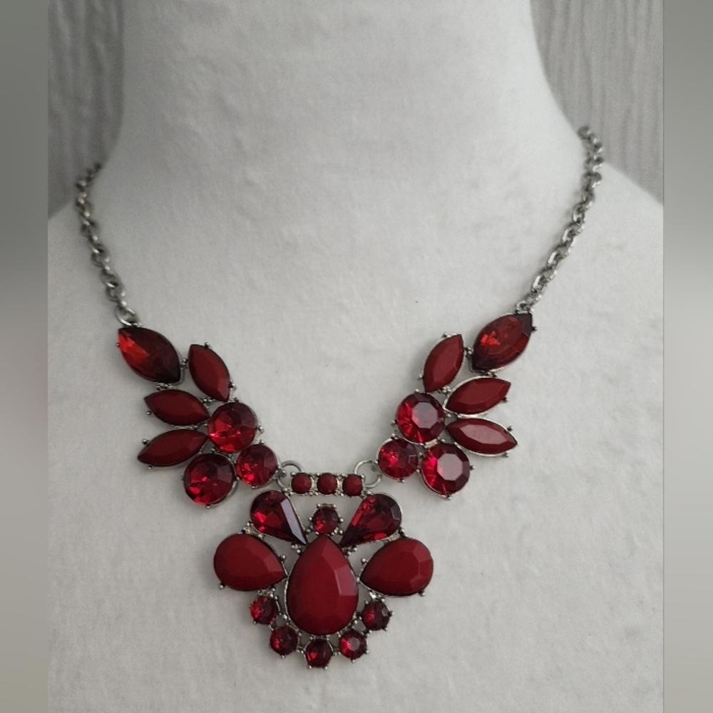 Chic Ruby Red Statement Necklace - image 3